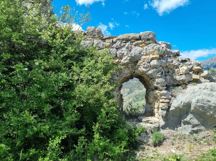 Castell de Lillet, Spain